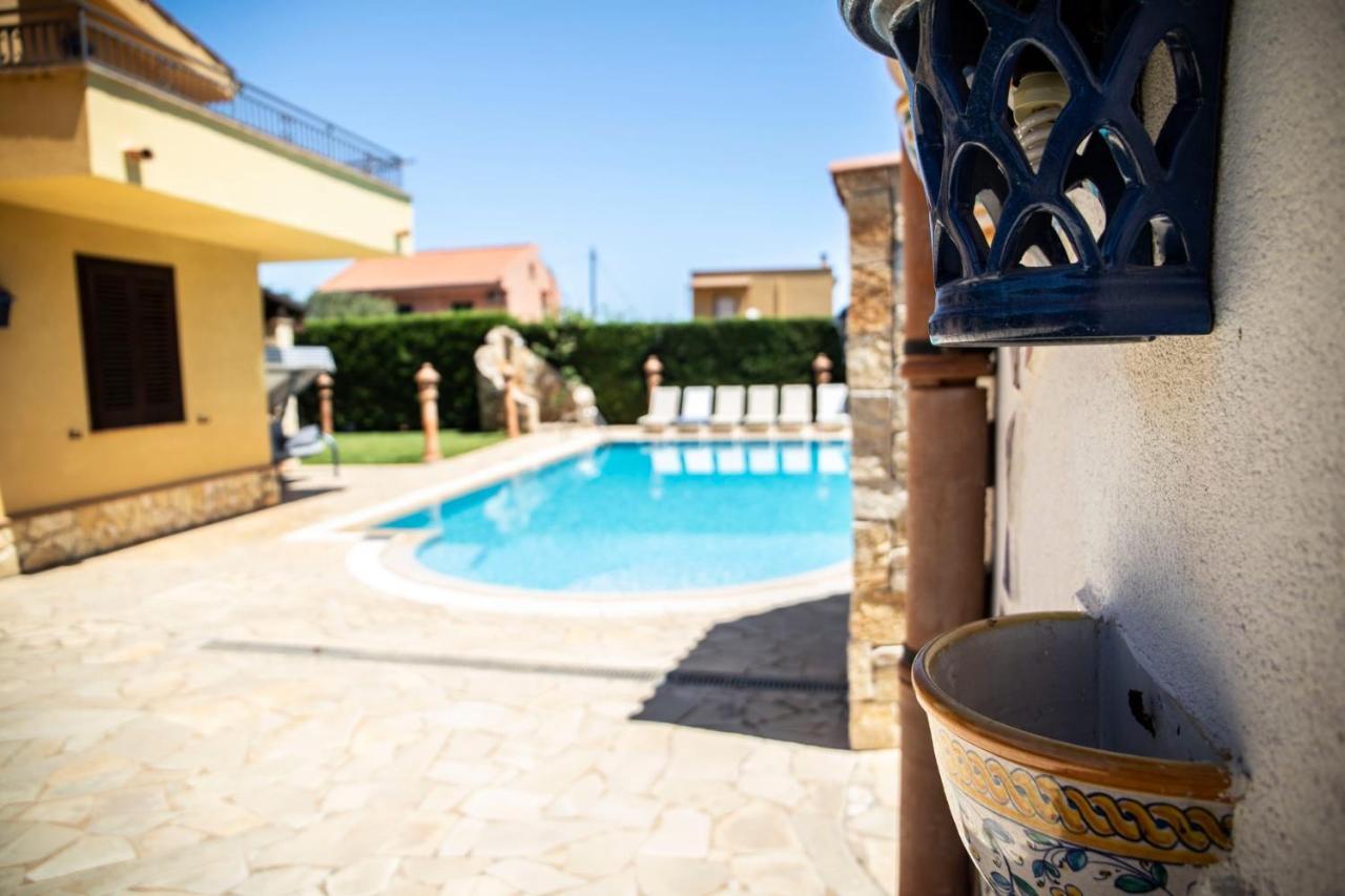 LUXURY VILLA WITH PRIVATE POOL AND PRIVATE GARDENS - Dimora Fanale Altavilla Milicia Esterno foto