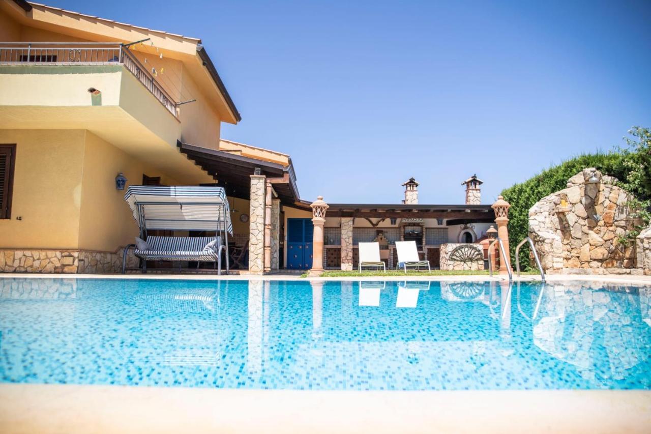 LUXURY VILLA WITH PRIVATE POOL AND PRIVATE GARDENS - Dimora Fanale Altavilla Milicia Esterno foto